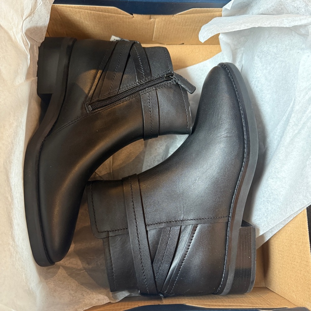 Brand New!  Women's Rosalyn Ankle Strap Waterproof Boots  9.5 - Picture 8 of 9